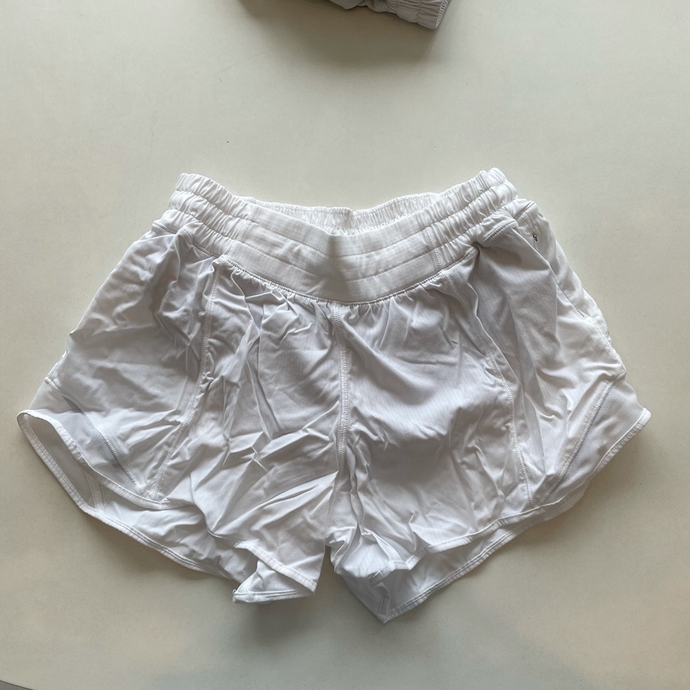 Lululemon Hotty Hot Shorts 4” White